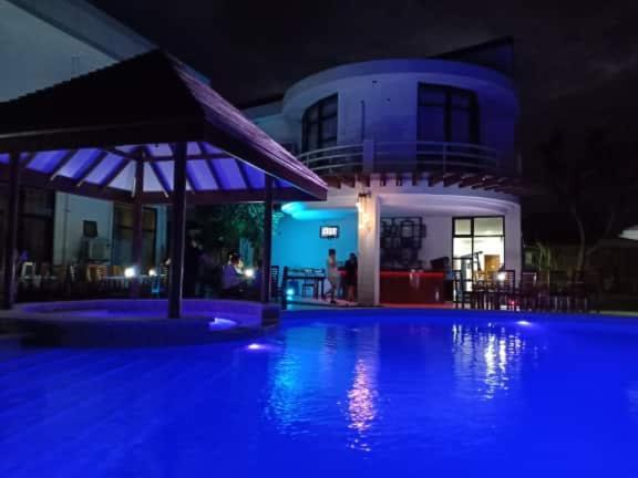 Discover Boracay Hotel Kalibo Bagian luar foto